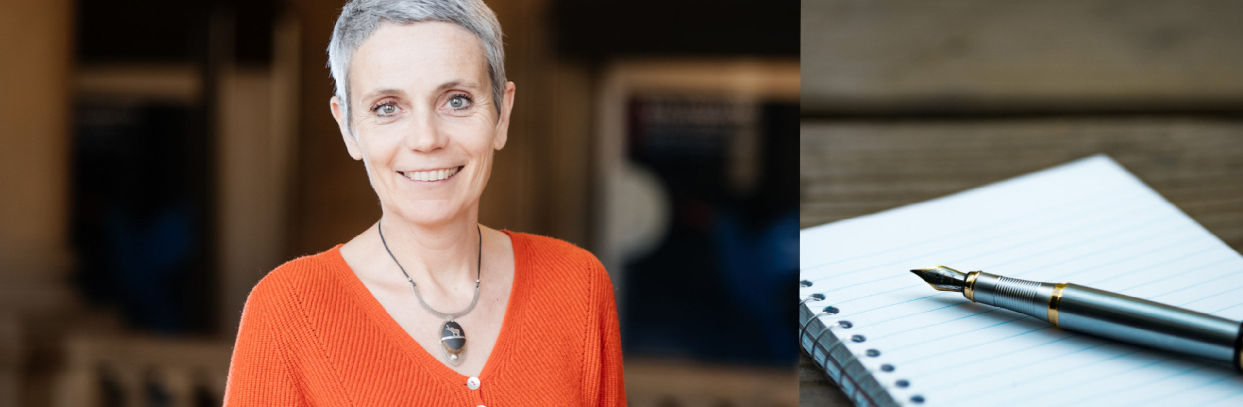 Emmanuelle Ryser, souriante, vêtue d'un pull orange, portant un collier. Sur la deuxième image se trouve une plume au-dessus d'un bloc-notes